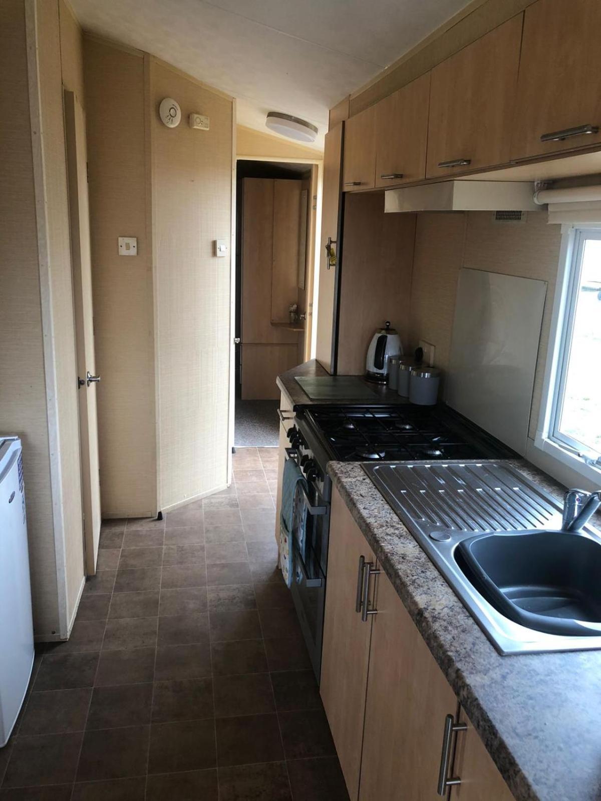 Adorable 2 Bedroom Caravan In Clacton-On-Sea Exterior foto